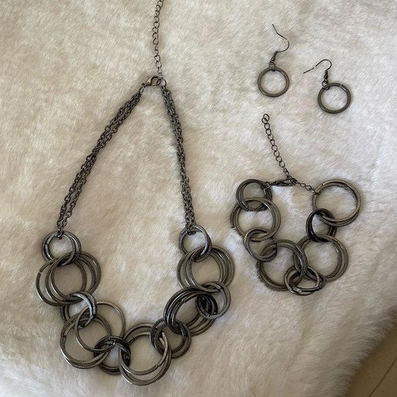 3 Piece Necklace Set - Picture 6 of 7